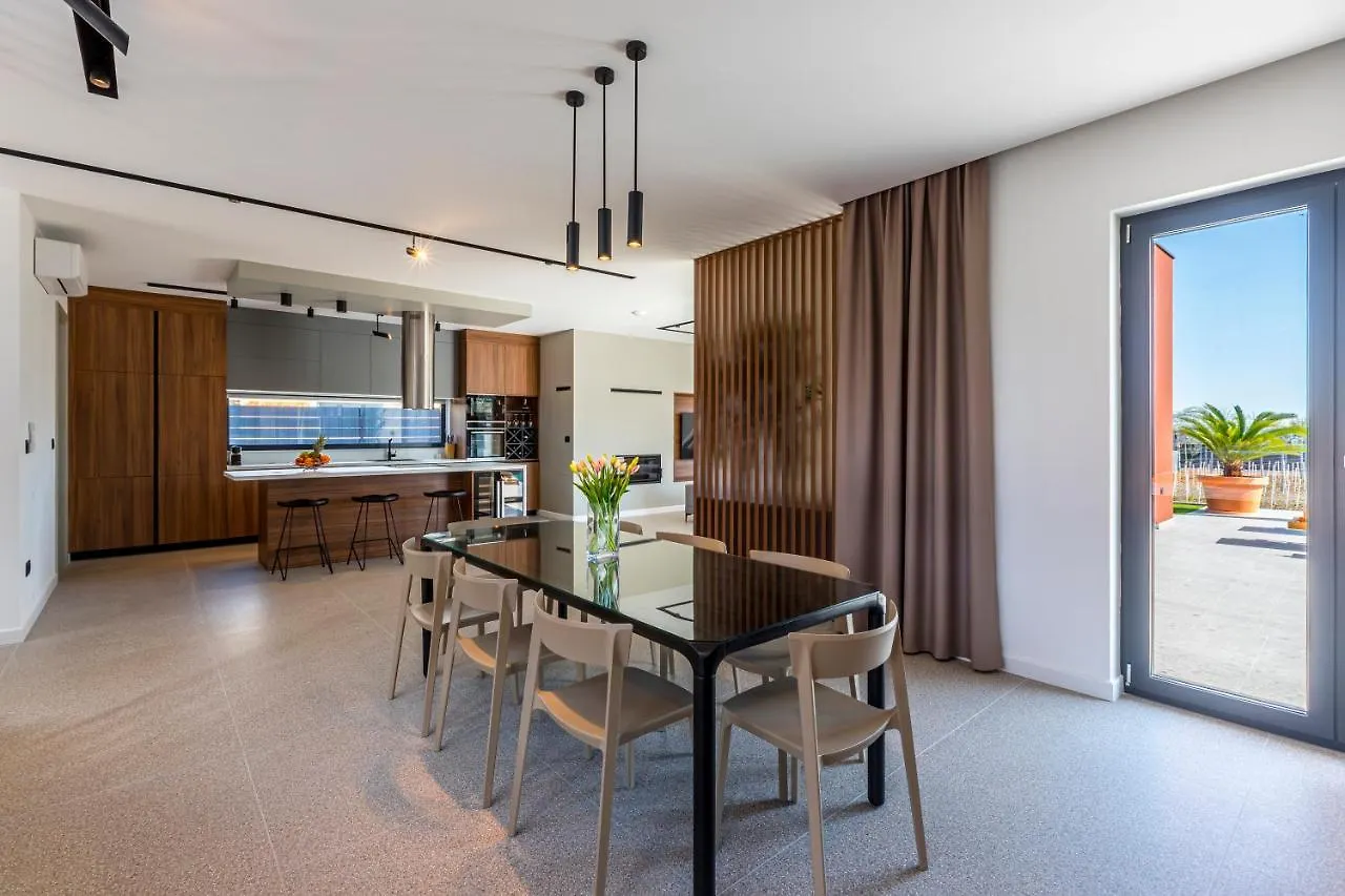 Villa Seven Hearts With Heated Pool And Private Basketball Playground Near Split Kastela 0*,