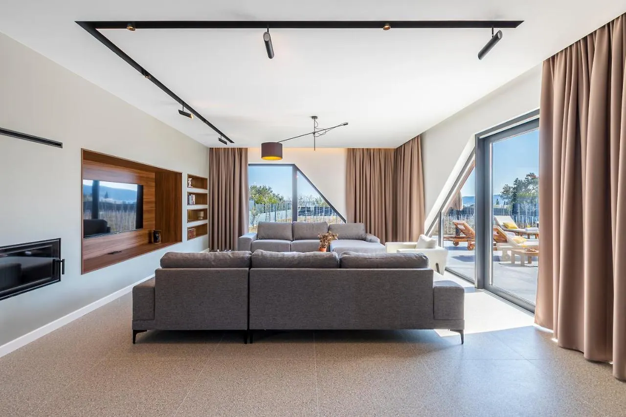 Villa Seven Hearts With Heated Pool And Private Basketball Playground Near Split Kastela