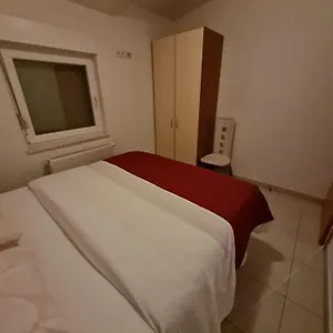 Apartamento And Niki 2, Kaštela