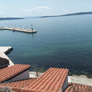  Apartament Benutic-lalini