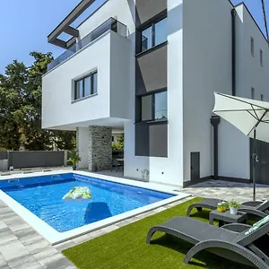 Ema With Private Heated Pool Kastela